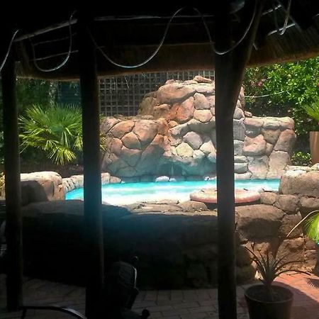 The Birches Backpacker Lodge Randburg Exterior foto