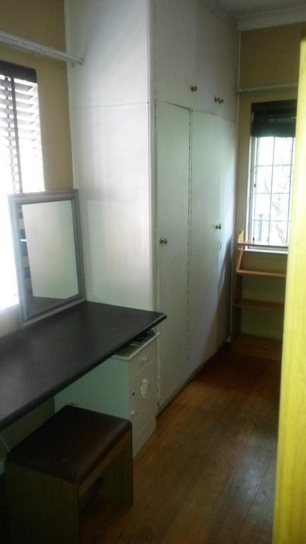 The Birches Backpacker Lodge Randburg Zimmer foto