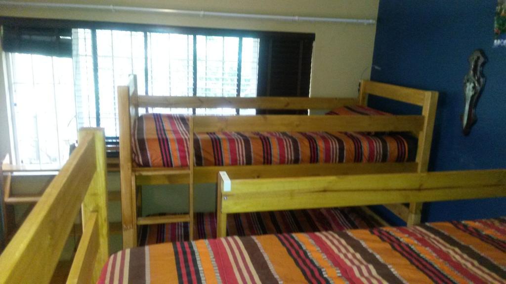 The Birches Backpacker Lodge Randburg Zimmer foto