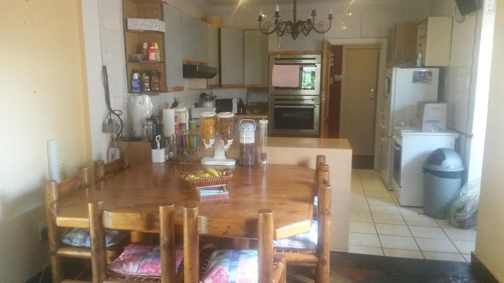 The Birches Backpacker Lodge Randburg Exterior foto